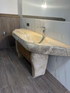 Умывальная раковина из гранита - три элемента таупгранита модель Elena - Спортивный тренажерный интернет магазин Кумитеспорт