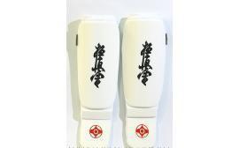 ЩИТКИ НА ГОЛЕНЬ И ПОДЪЕМ ТРЕХСЕКЦИОННЫЕ КИОКУСИНКАЙ Щ74Э - Спортивный тренажерный интернет магазин Кумитеспорт